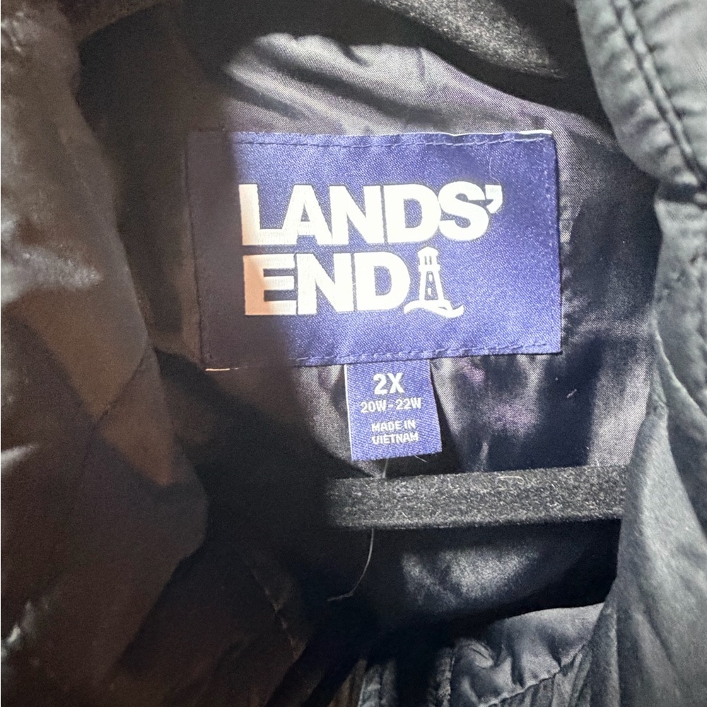 Lands' End Women’s Dark Quilted Vest - Picture 4 of 4